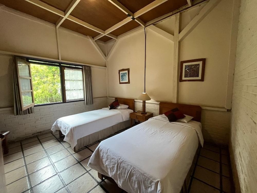 Grand Panorama Lembang Classic House, Garden View 14