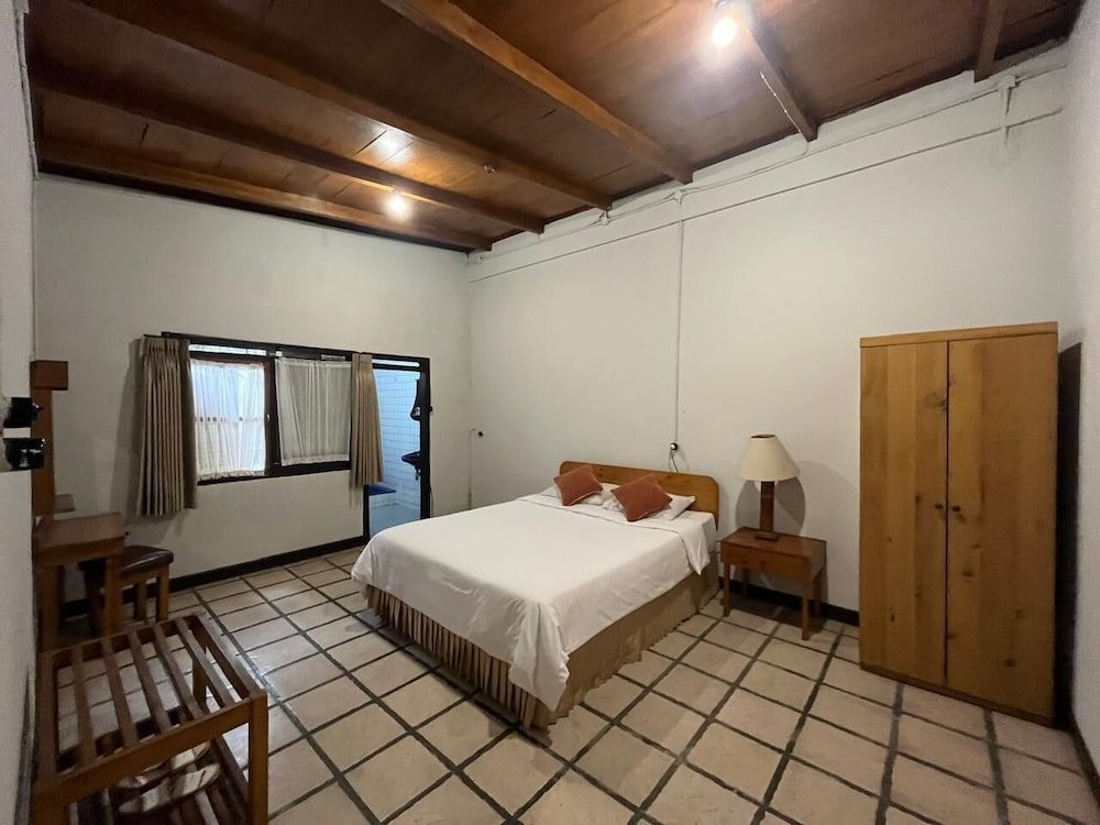 Grand Panorama Lembang Classic House, Garden View 7