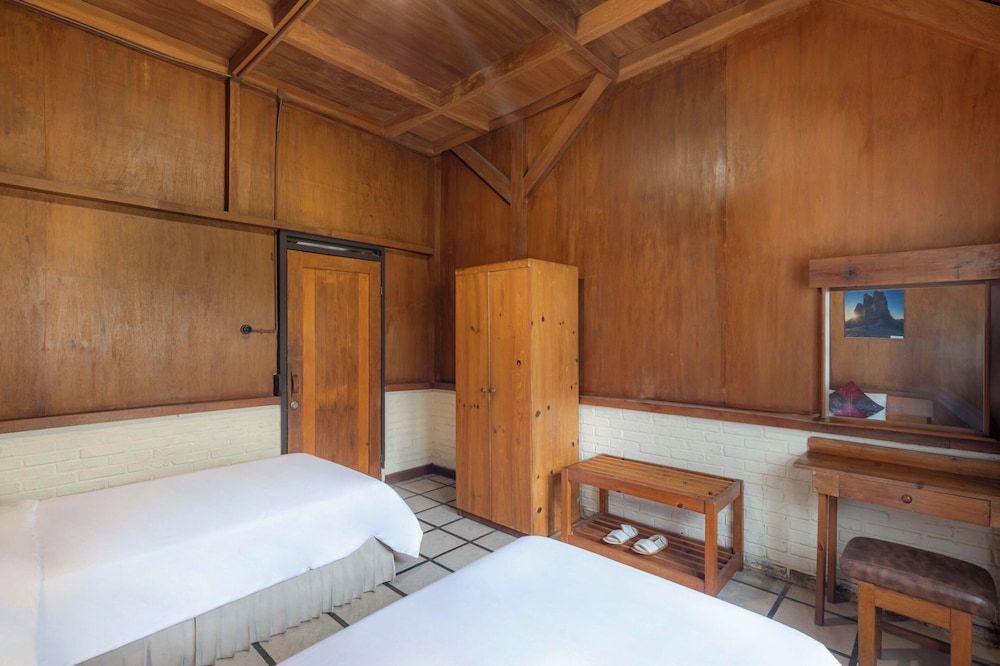 Grand Panorama Lembang Classic House, Garden View 17