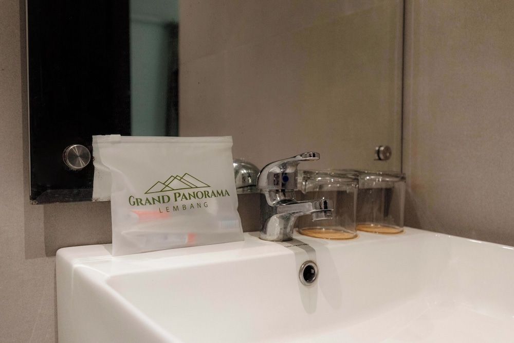 Grand Panorama Lembang Standard Twin Room, Garden View 15