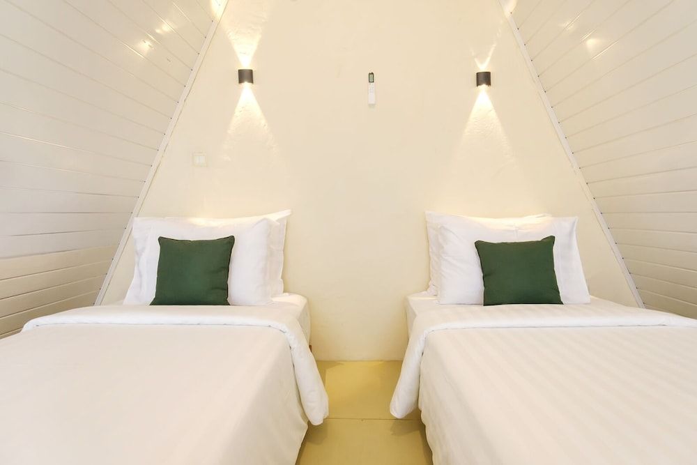 Calma Resort Megamendung Standard Villa 11