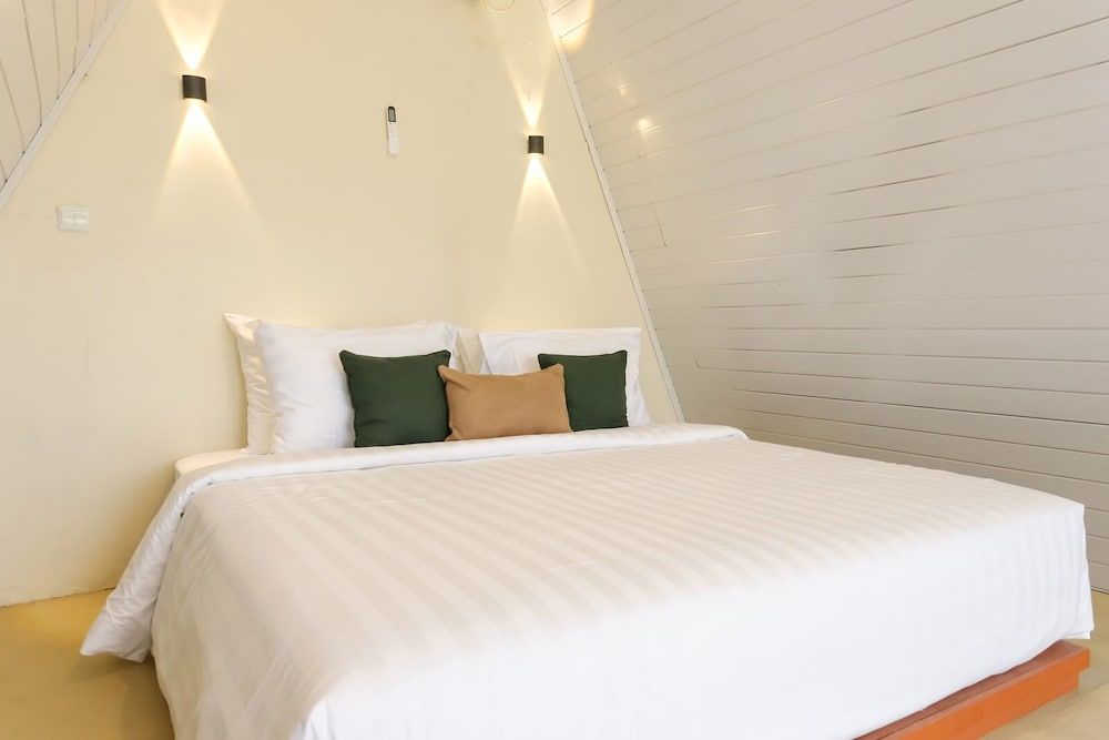 Calma Resort Megamendung Premium Villa 9