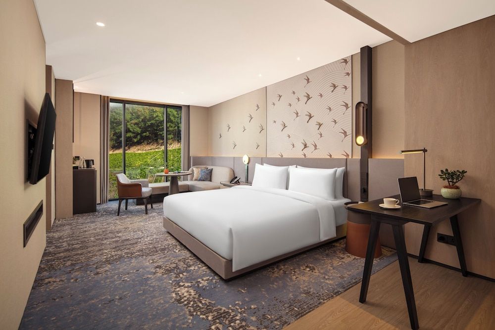 Suite, 1 King Bed