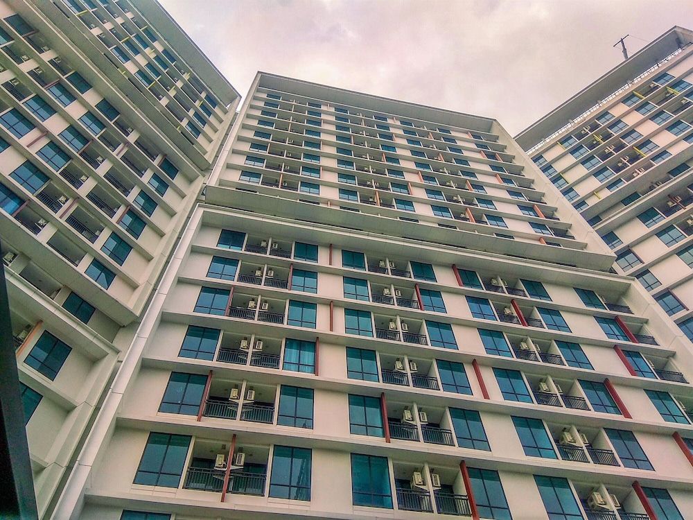 Simple White Designed Studio At Lrt City Bekasi Apartment