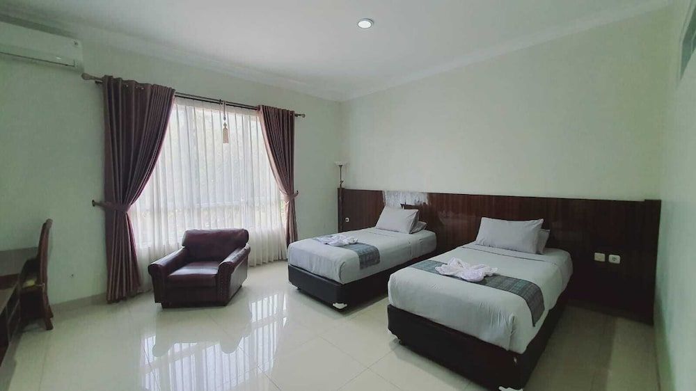 Aries Biru Hotel & Villa Junior Suite 3