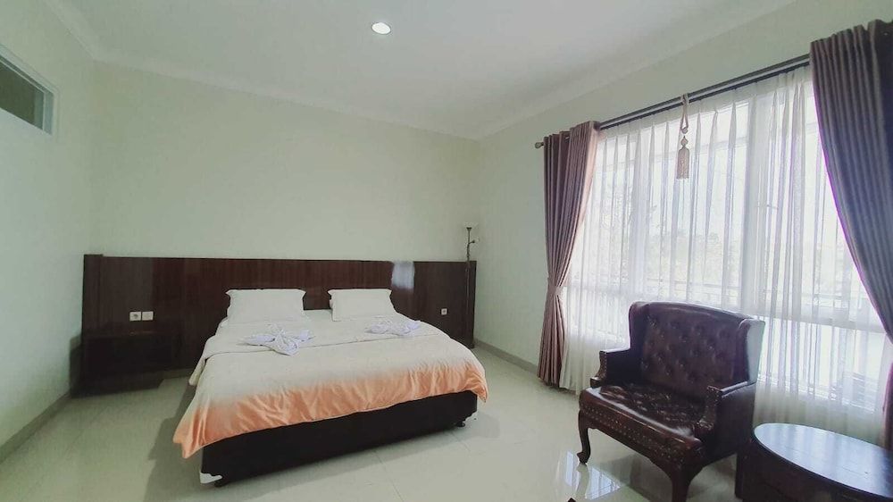 Aries Biru Hotel & Villa Executive Room 3