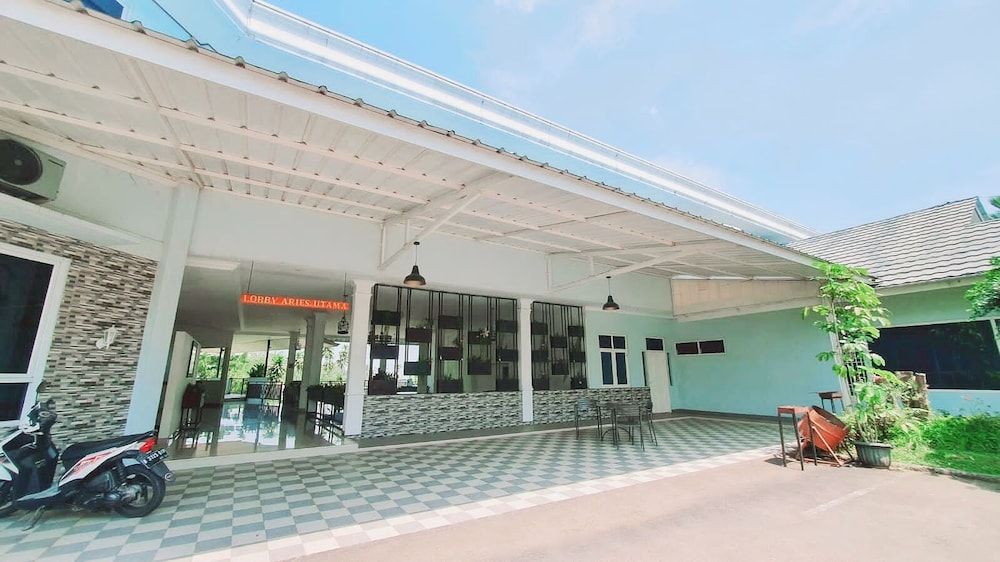Aries Biru Hotel & Villa
