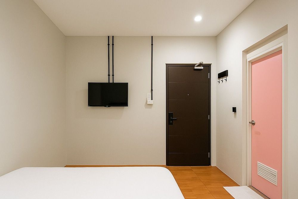 Anders Permata Millenium Deluxe Room, 1 Queen Bed 2