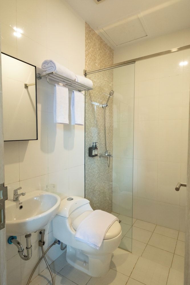 Ayola Signature Ocarina Batam Deluxe Twin Room 5