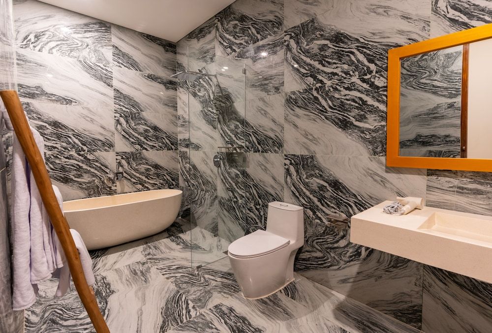 Tribhuwana Padma Lake Resort Double Room 4