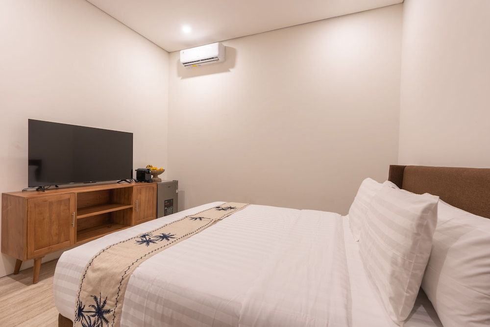 Tribhuwana Padma Lake Resort Double Room 2