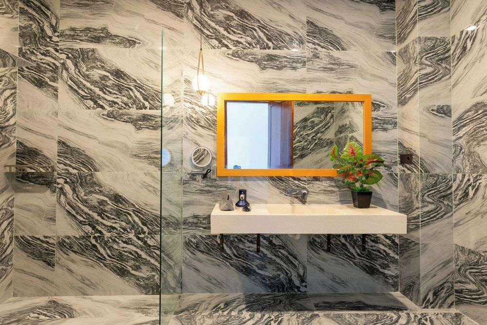 Tribhuwana Padma Lake Resort Luxury Suite, Balcony, Lake View 12