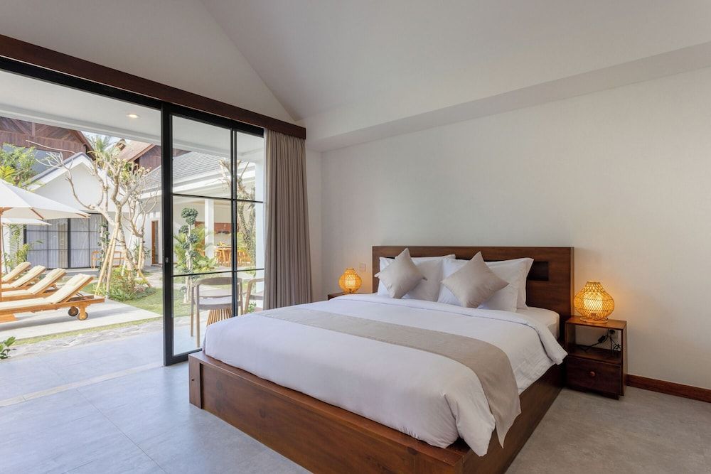 Deluxe Double Room, Pool View
