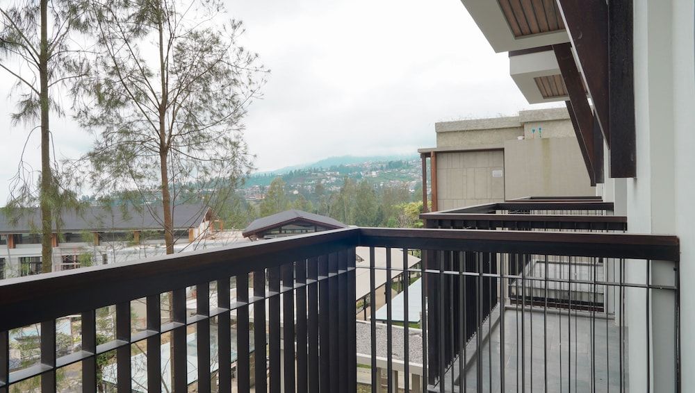 Jambuluwuk Bromo Resort Deluxe Premier Room 6