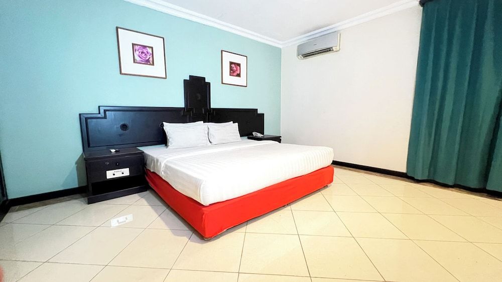 PLUM Prestige Hotel Juanda Junior Suite, 1 King Bed, Non Smoking 3