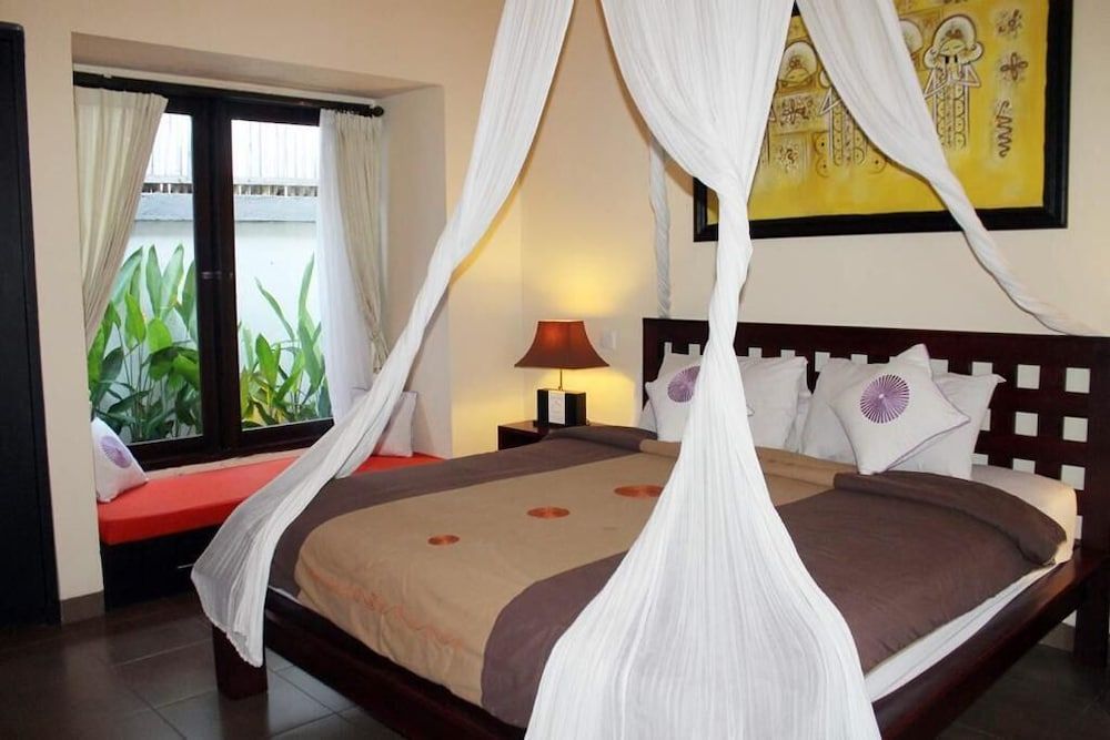 Tahoma Villas Seminyak Villa, 3 Bedrooms, Pool View 7