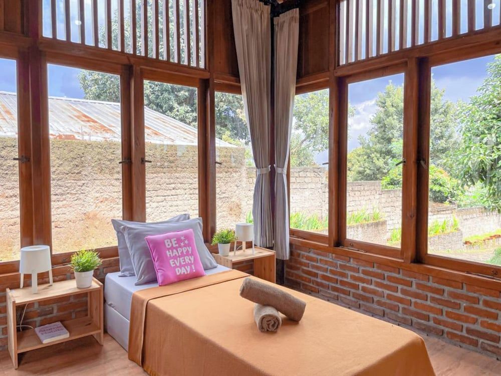 Arovala Villa Studio, Garden View 9