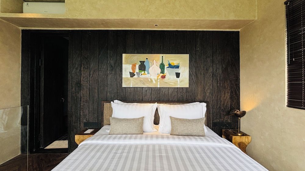 Luxury Room, 1 Queen Bed, City View
