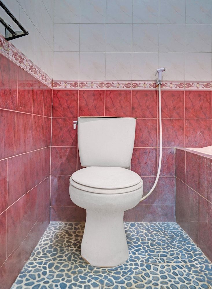 OYO 94802 Hotel Prima Standard Double Room 5