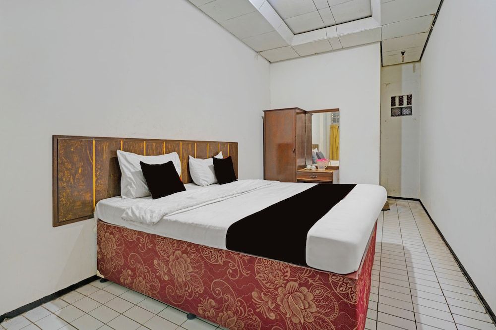 OYO 94802 Hotel Prima Standard Double Room 2