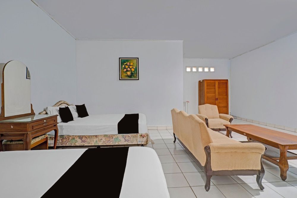 OYO 94802 Hotel Prima Family Suite 3