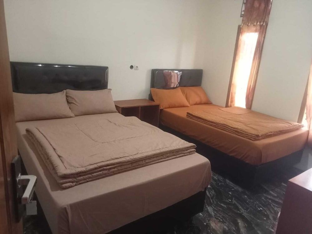 Homestay Safira Bromo Family Room 4