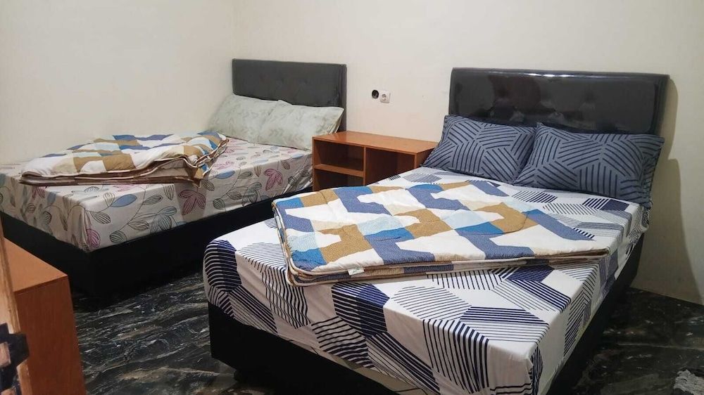 Homestay Safira Bromo Family Room 7