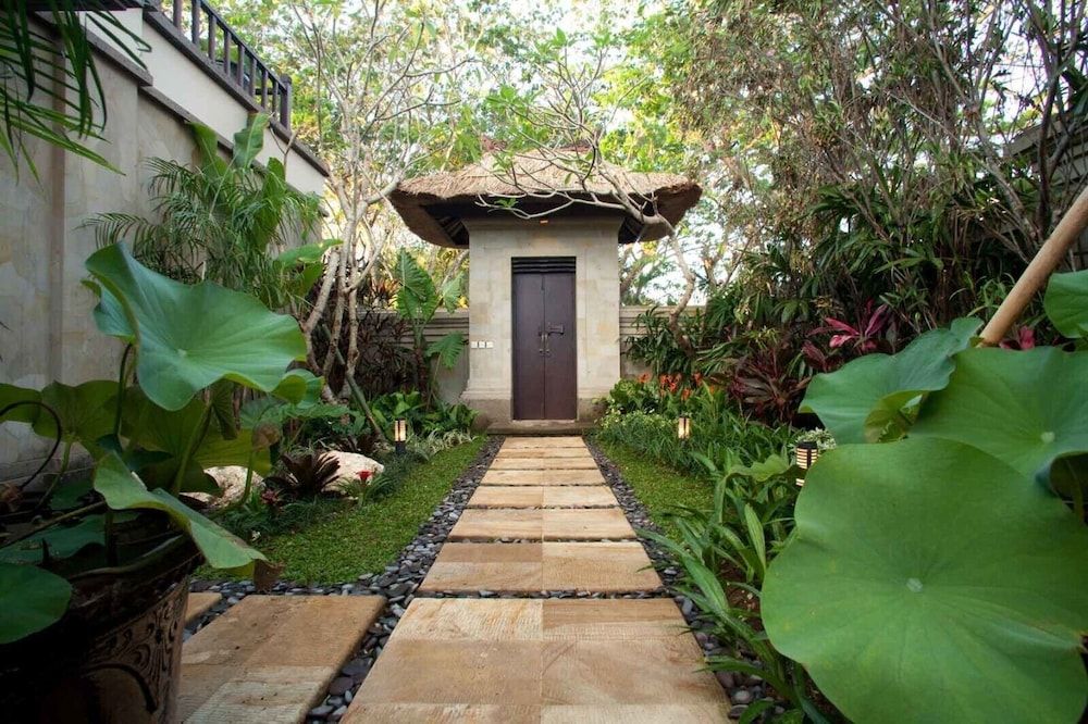 Sundara Oceanside Villa