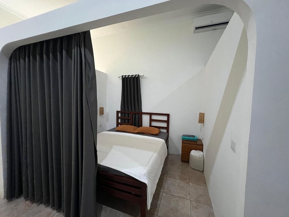 Economy Shared Dormitory, 4 Bedrooms, Air conditioning, Pool View