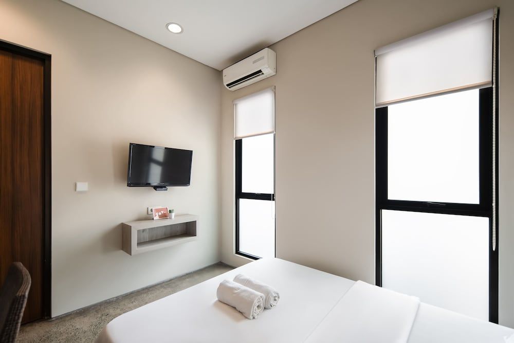 Cove Heritage Deluxe Room 4