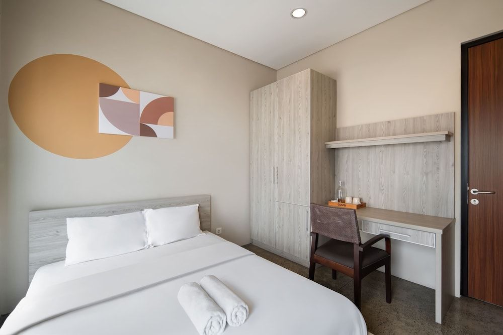 Cove Heritage Deluxe Room 2