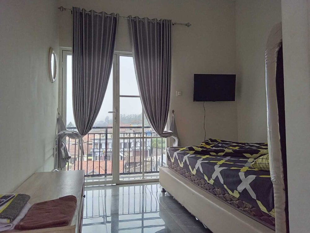 Fan Family Bromo Homestay Standard Room 3