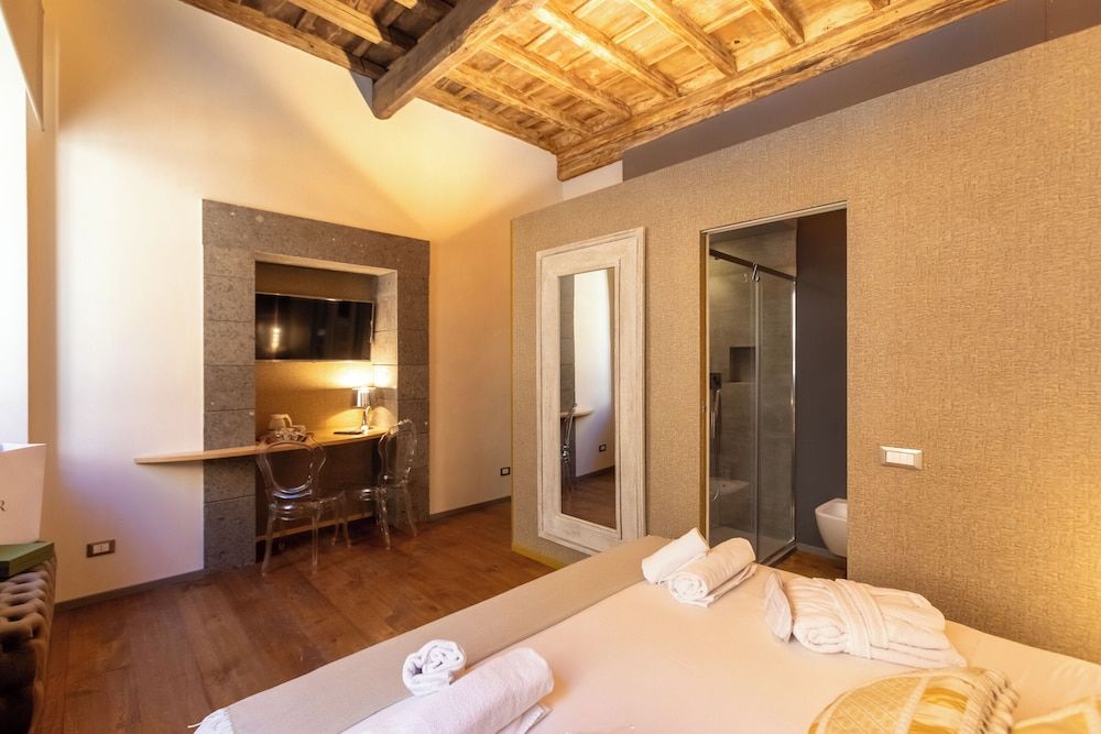 Deluxe Studio Suite