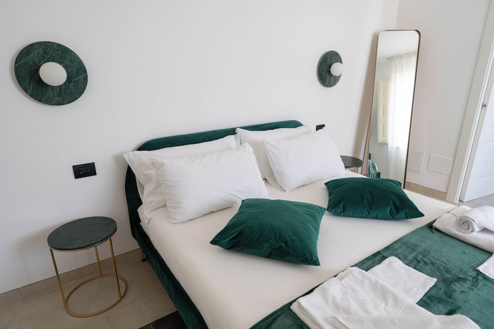 La Dimora degli Scrittori Luxury Double Room, Private Bathroom, Courtyard View (Tomasi di Lampedusa) 8