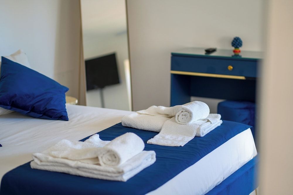 Premium Double Room, Private Bathroom, Courtyard View (Camilleri)