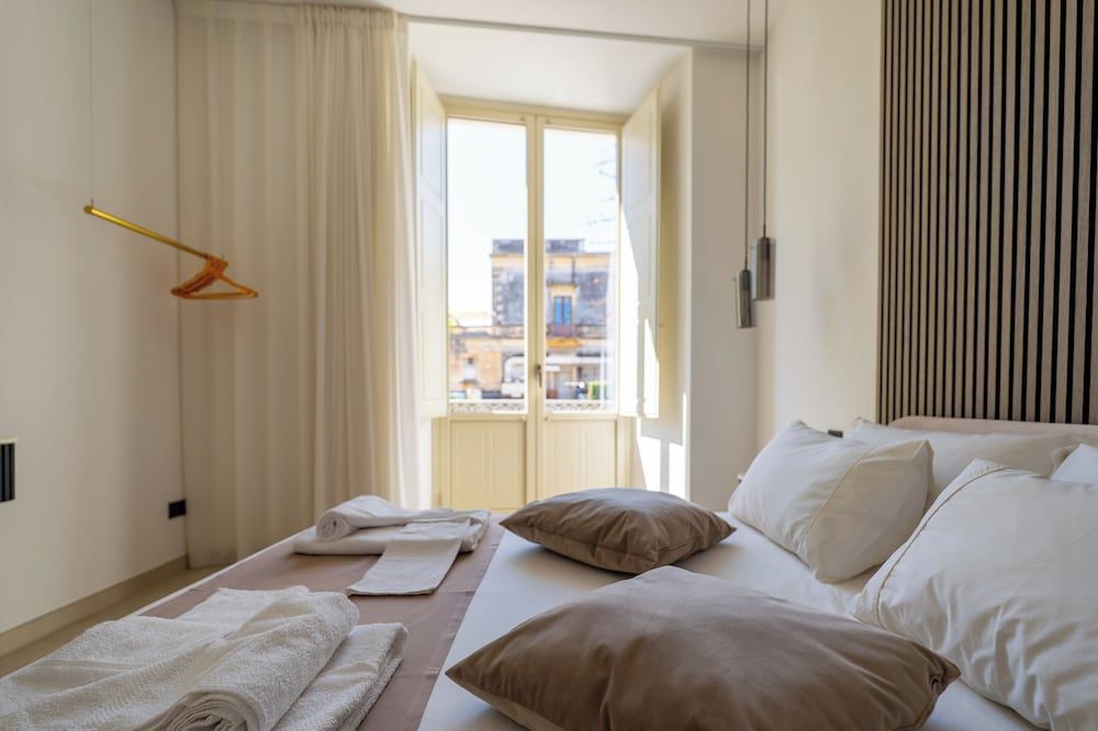 La Dimora degli Scrittori Deluxe Double Room, Private Bathroom, City View (Verga) 9