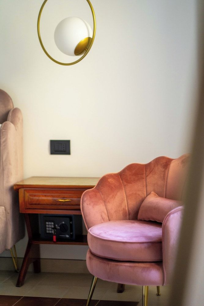 La Dimora degli Scrittori Executive Double Room, Private Bathroom, Courtyard View (Quasimodo) 8