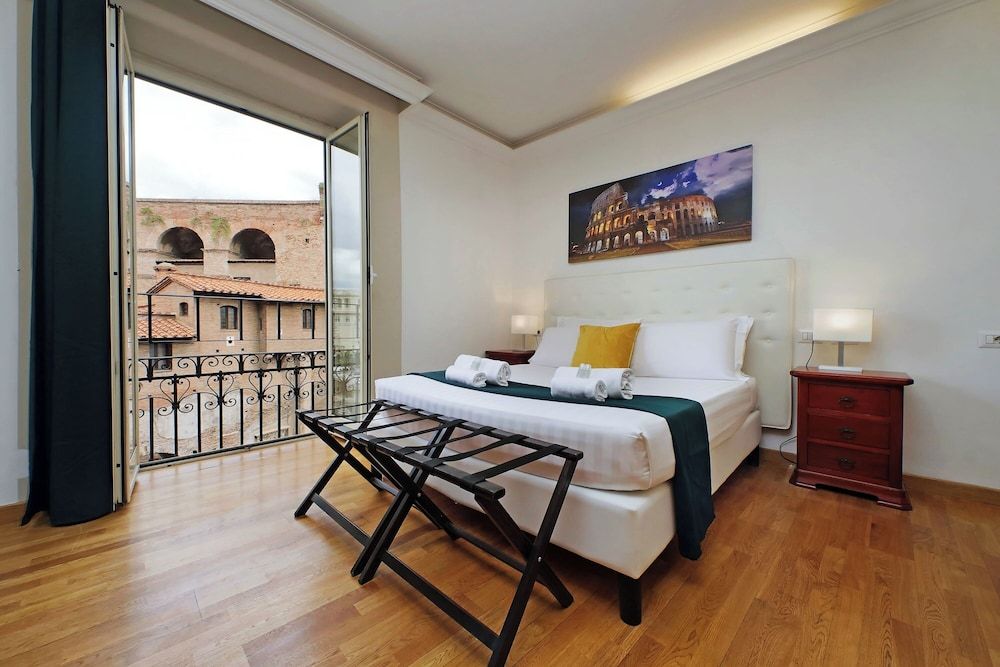 Romulus Rooms