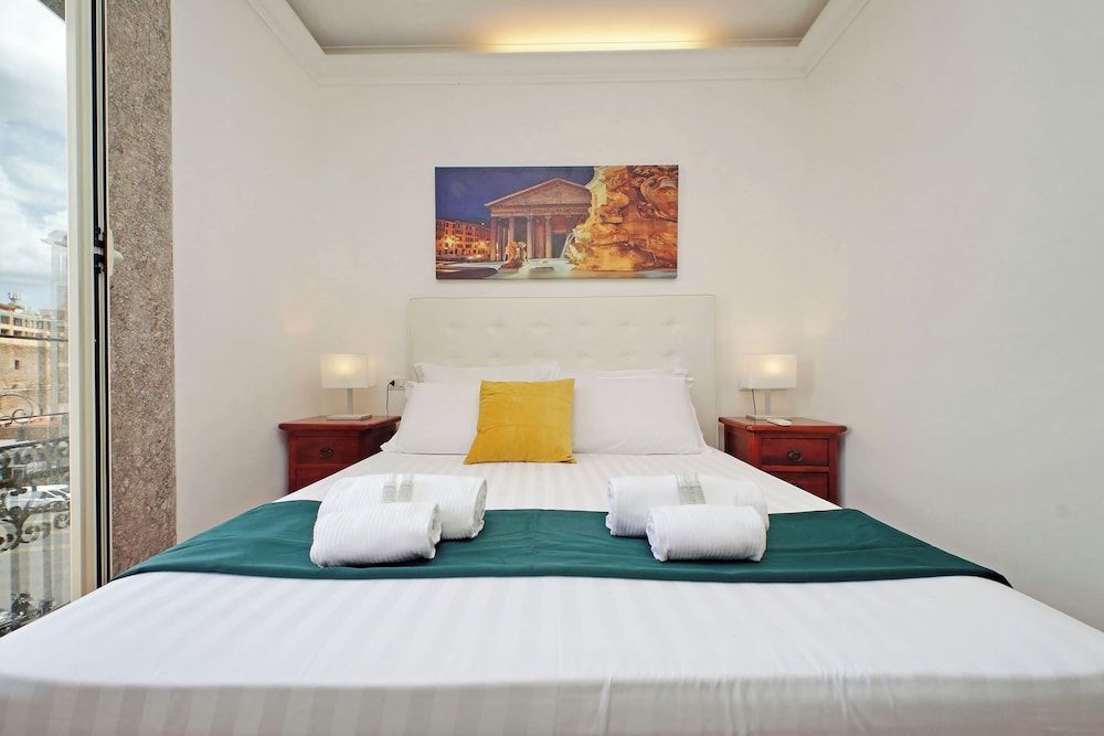 Romulus Rooms