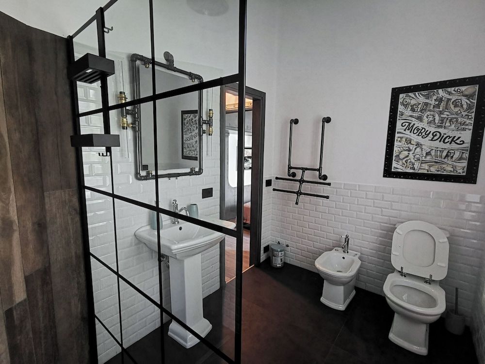 The Kraken Inn Deluxe Double Room, Balcony, Garden View 14