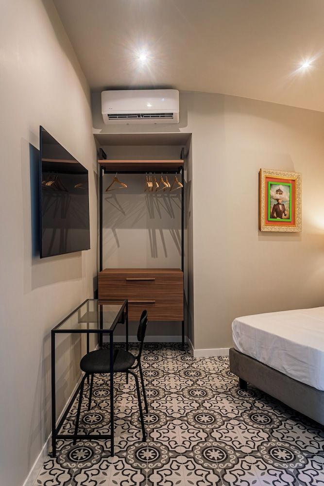 Fontana Falconieri Boutique Hotel Deluxe Single Room, City View 2