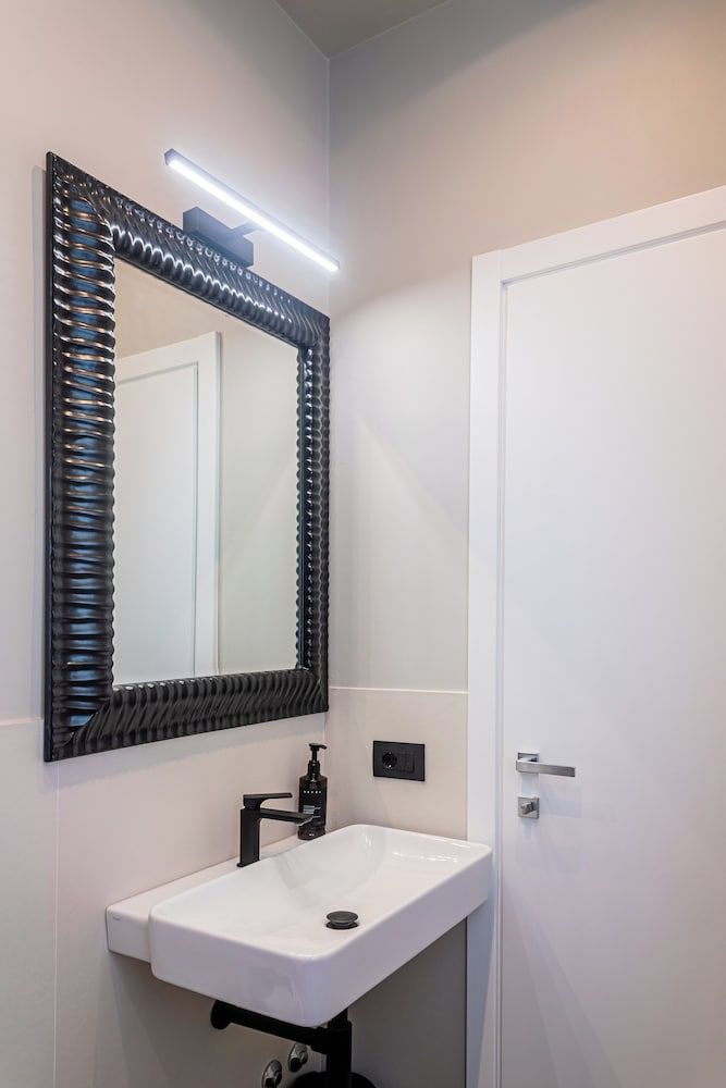 Fontana Falconieri Boutique Hotel Deluxe Single Room, City View 6