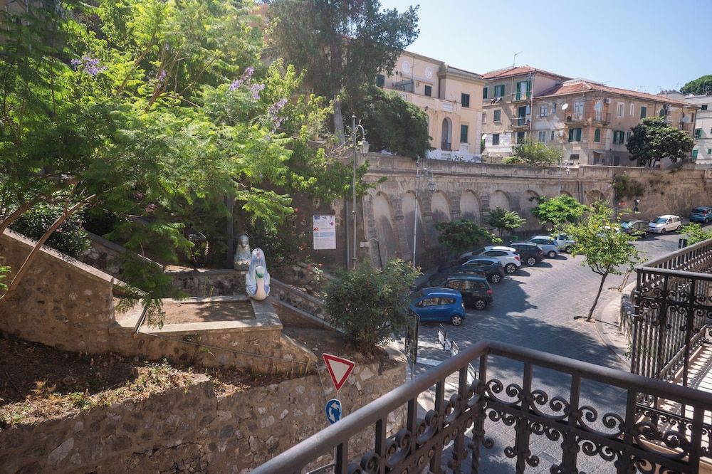 Fontana Falconieri Boutique Hotel Deluxe Room 8