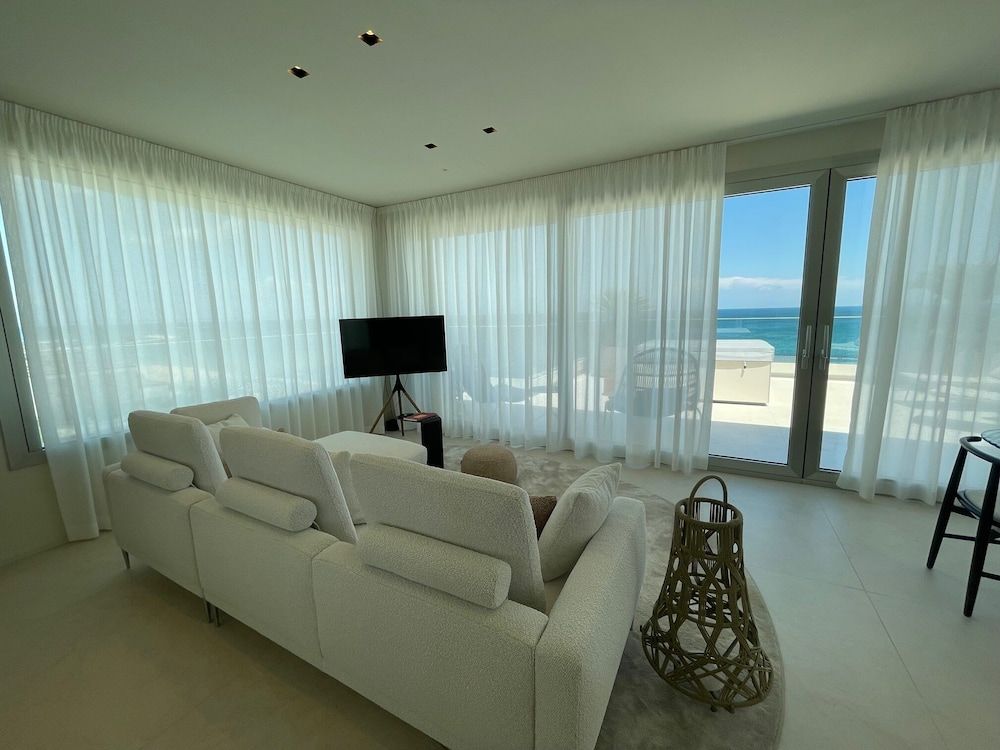 Opera Suite hotel Pesaro Executive Suite, Sea View, Beachfront 6