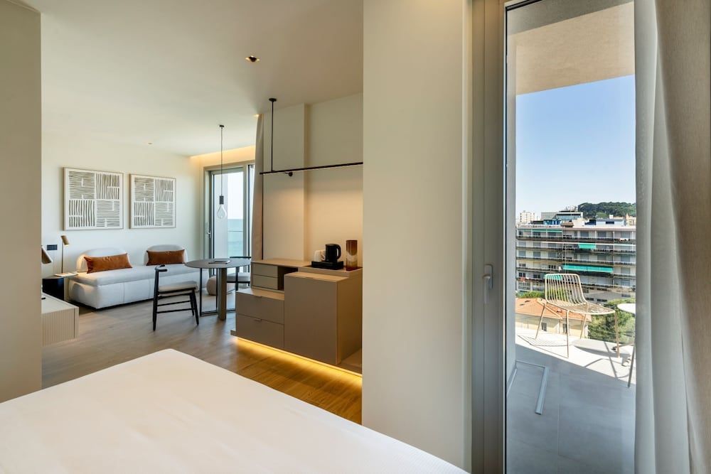 Opera Suite hotel Pesaro Junior Suite, Partial Sea View 5