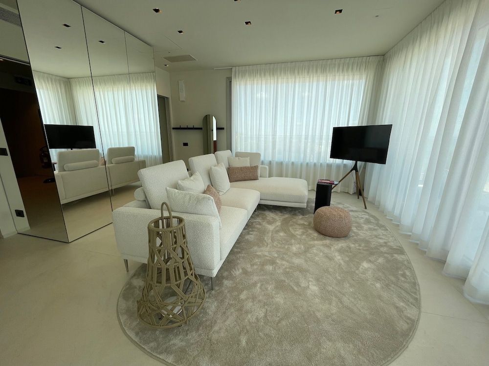 Opera Suite hotel Pesaro Executive Suite, Sea View, Beachfront 7