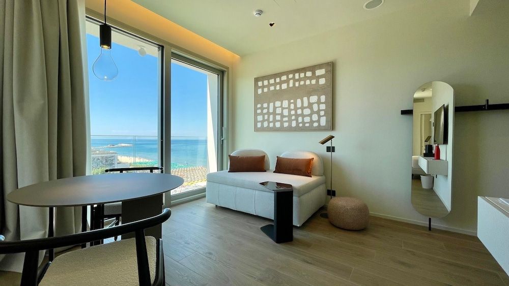 Opera Suite hotel Pesaro Junior Suite, Partial Sea View 2