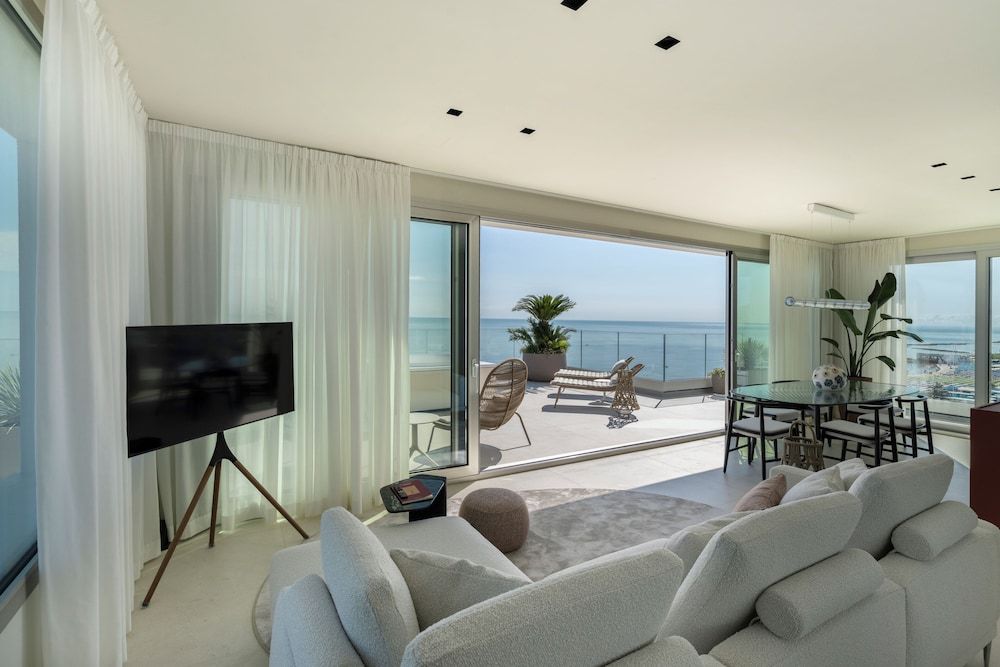 Opera Suite hotel Pesaro Executive Suite, Sea View, Beachfront 8