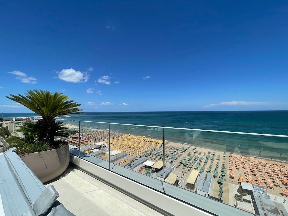 Opera Suite hotel Pesaro Executive Suite, Sea View, Beachfront 9