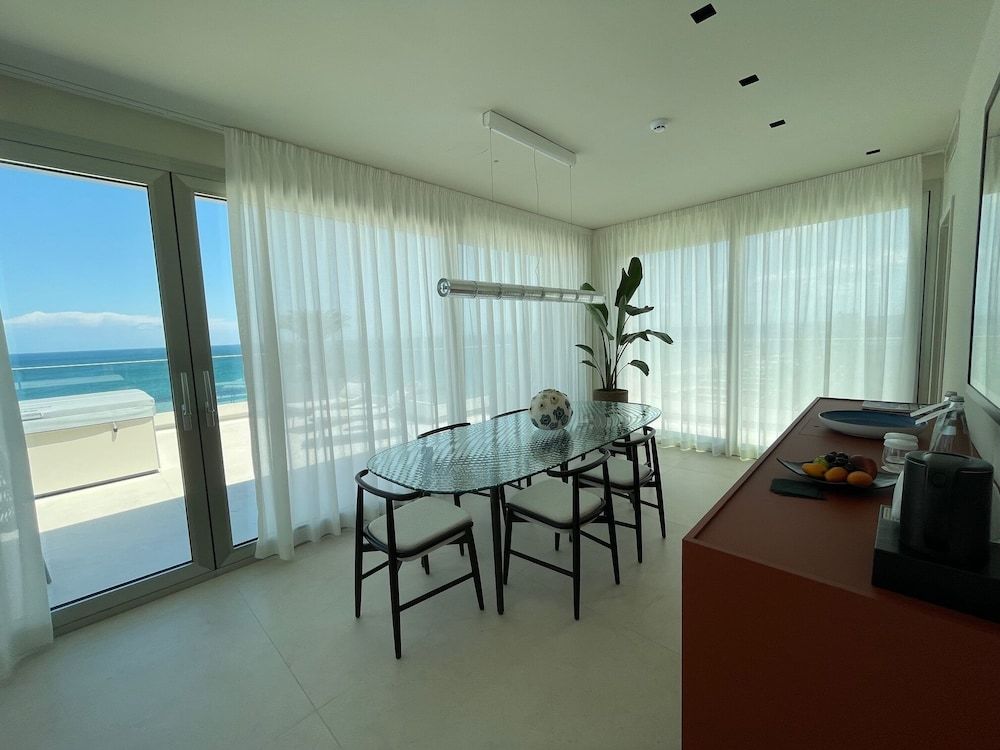 Opera Suite hotel Pesaro Executive Suite, Sea View, Beachfront 2